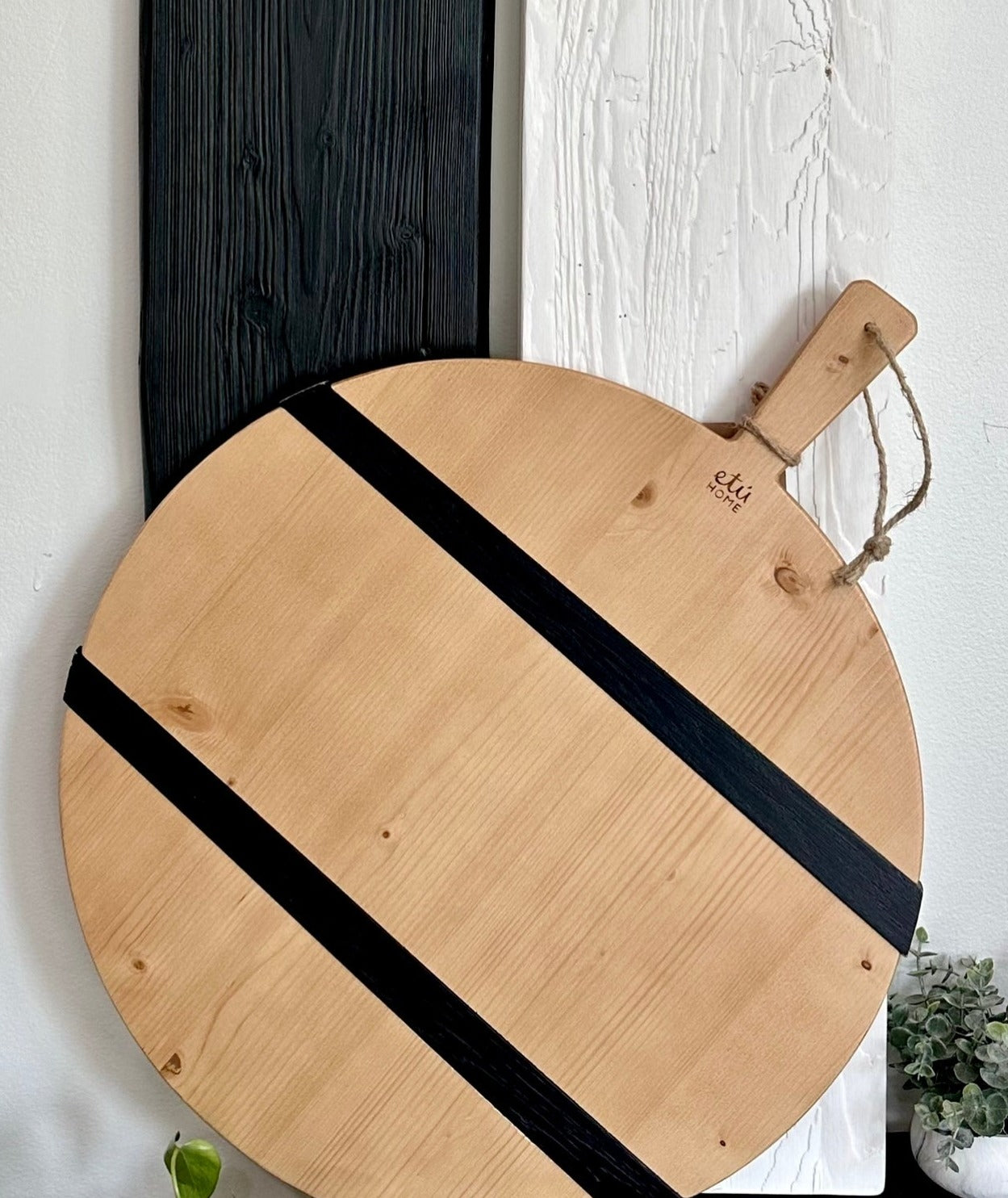 Round Oak Charcuterie Board